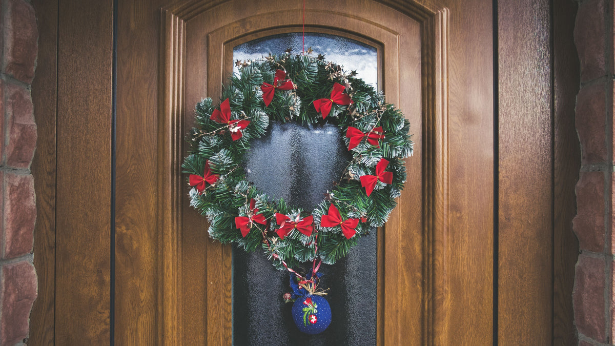 How to Choose a Wreath for Your Front Door