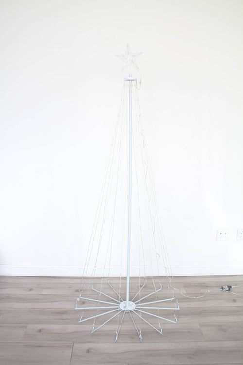 6ft Tree Light Outdoor w/ Star - Warm White