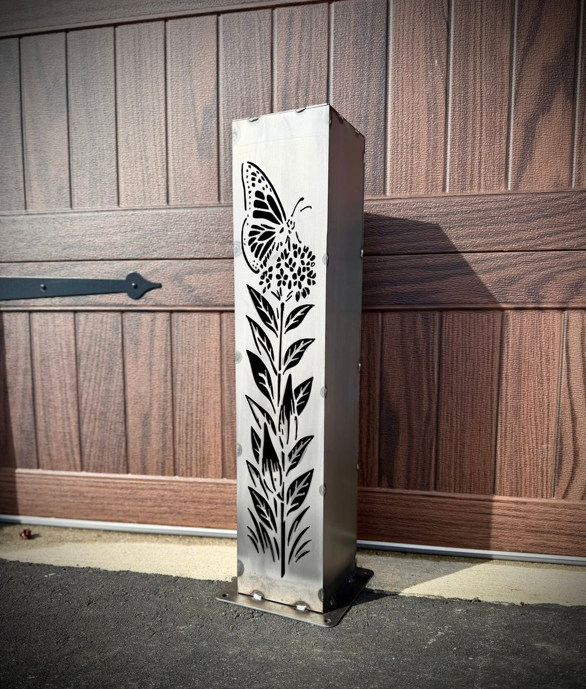 Monarch Meadow Solar Luminary Pillar - Steel